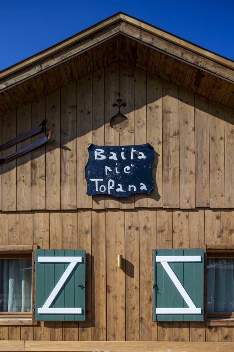 Facciata esterna - Ristorante Baita Piè Tofana - Cortina d’Ampezzo