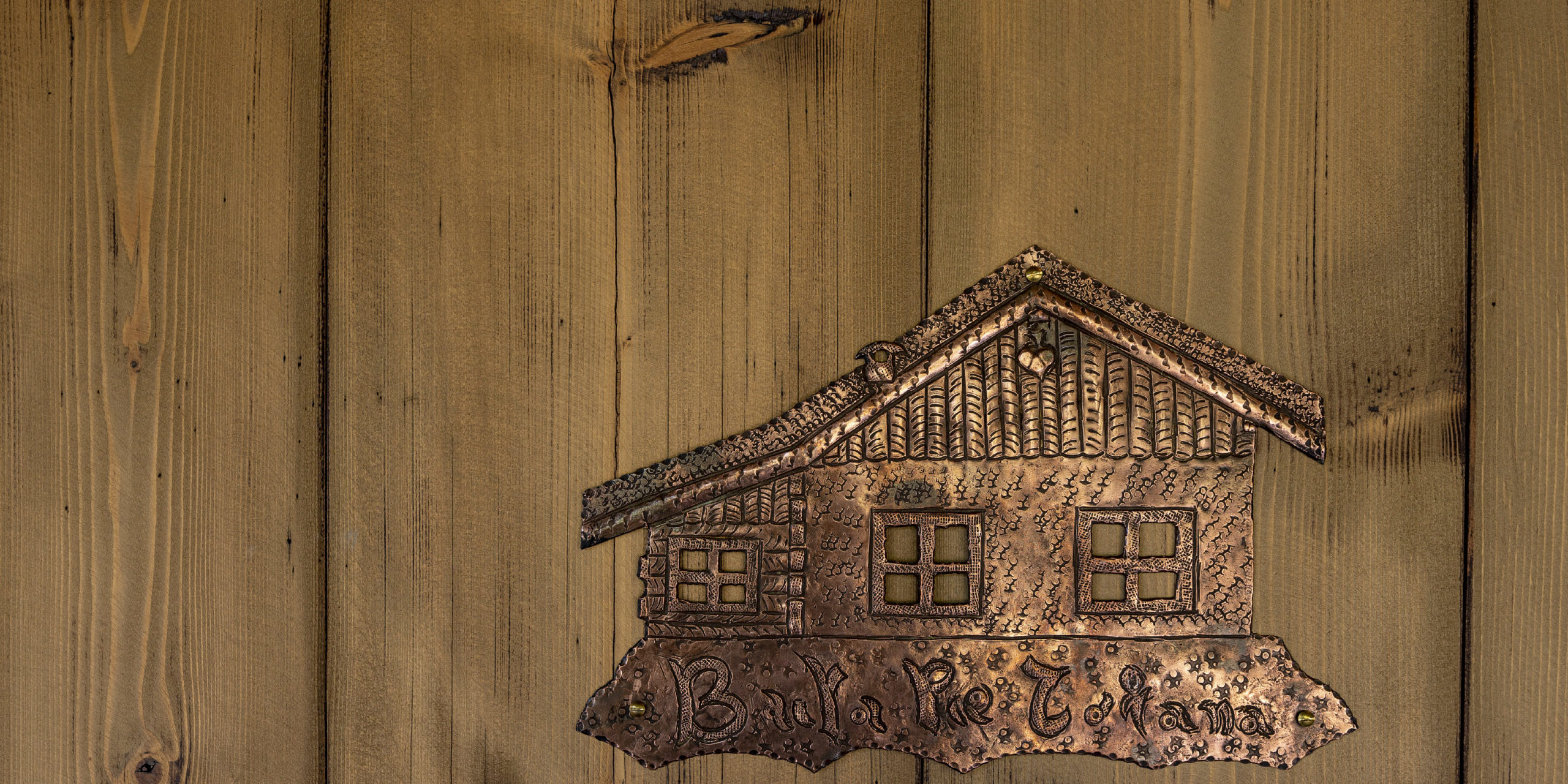 Dettaglio in rame – Ristorante Baita Piè Tofana